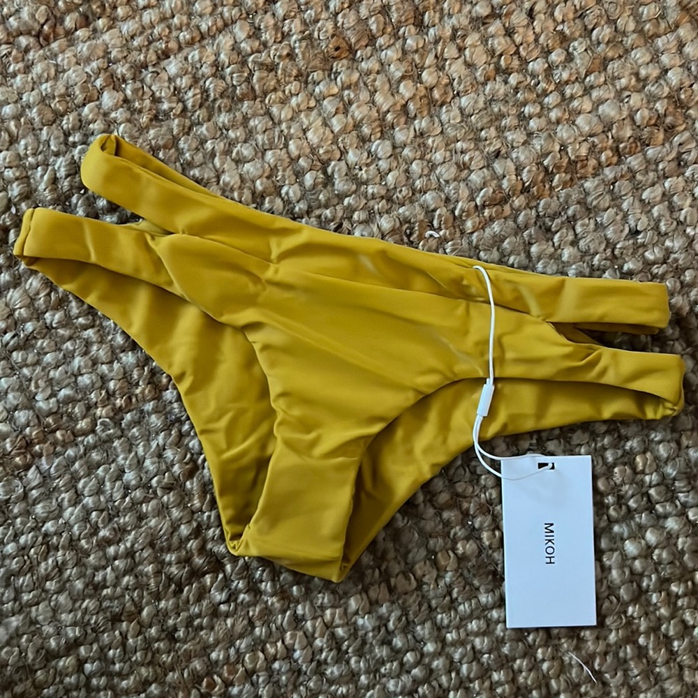 MIKOH Puka Puka Cutout bottom in Bamboo NWT